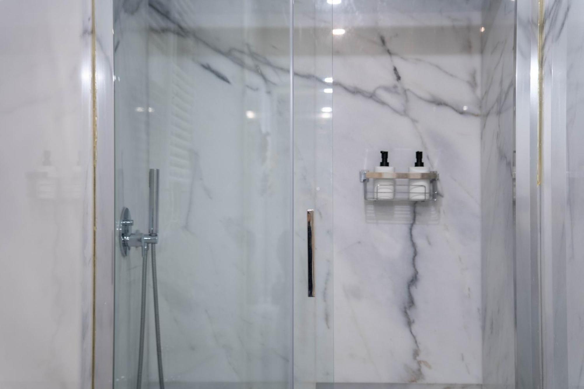 Primrose 1Br Delight W Parking By Lovelystay Porto Luaran gambar