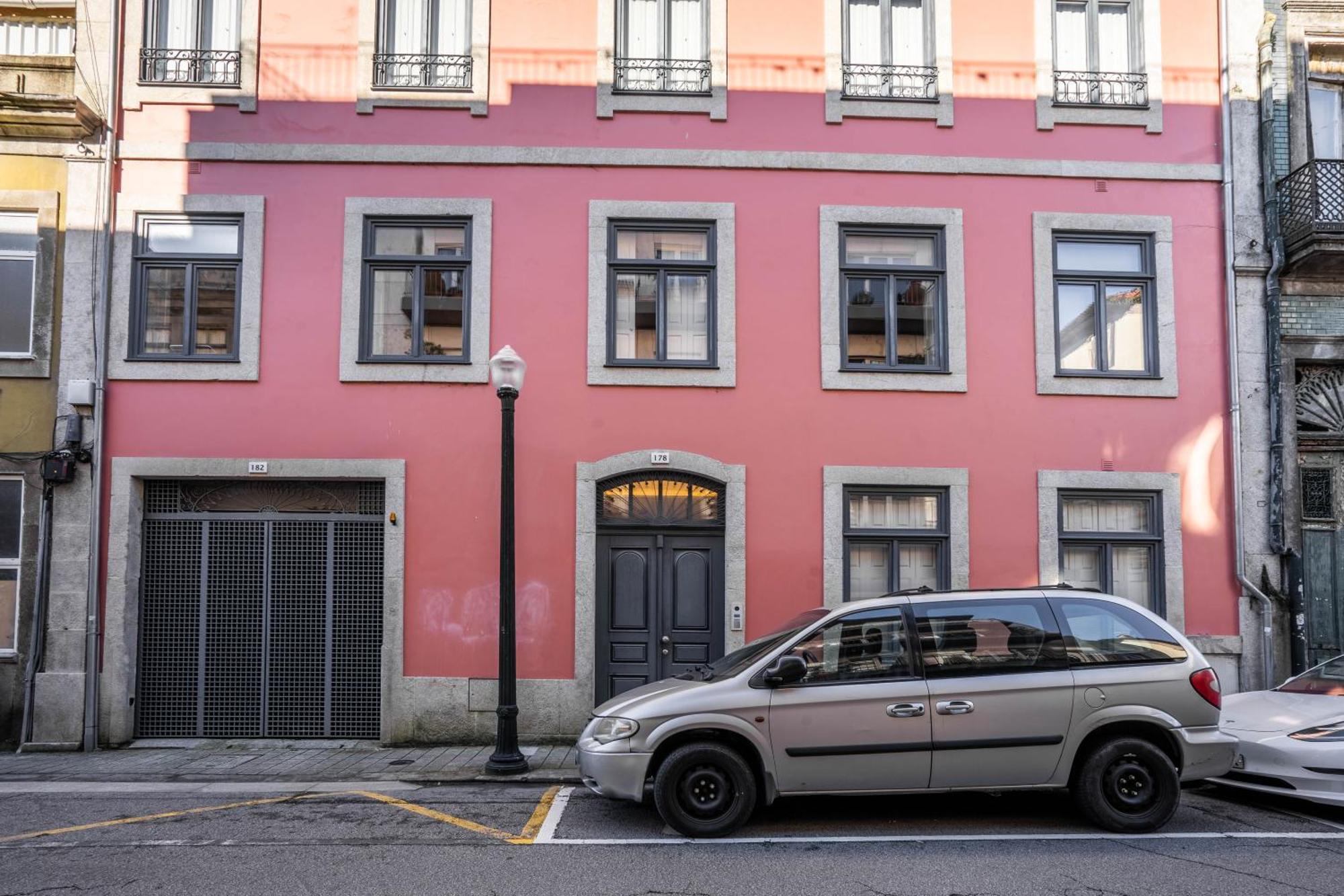 Primrose 1Br Delight W Parking By Lovelystay Porto Luaran gambar